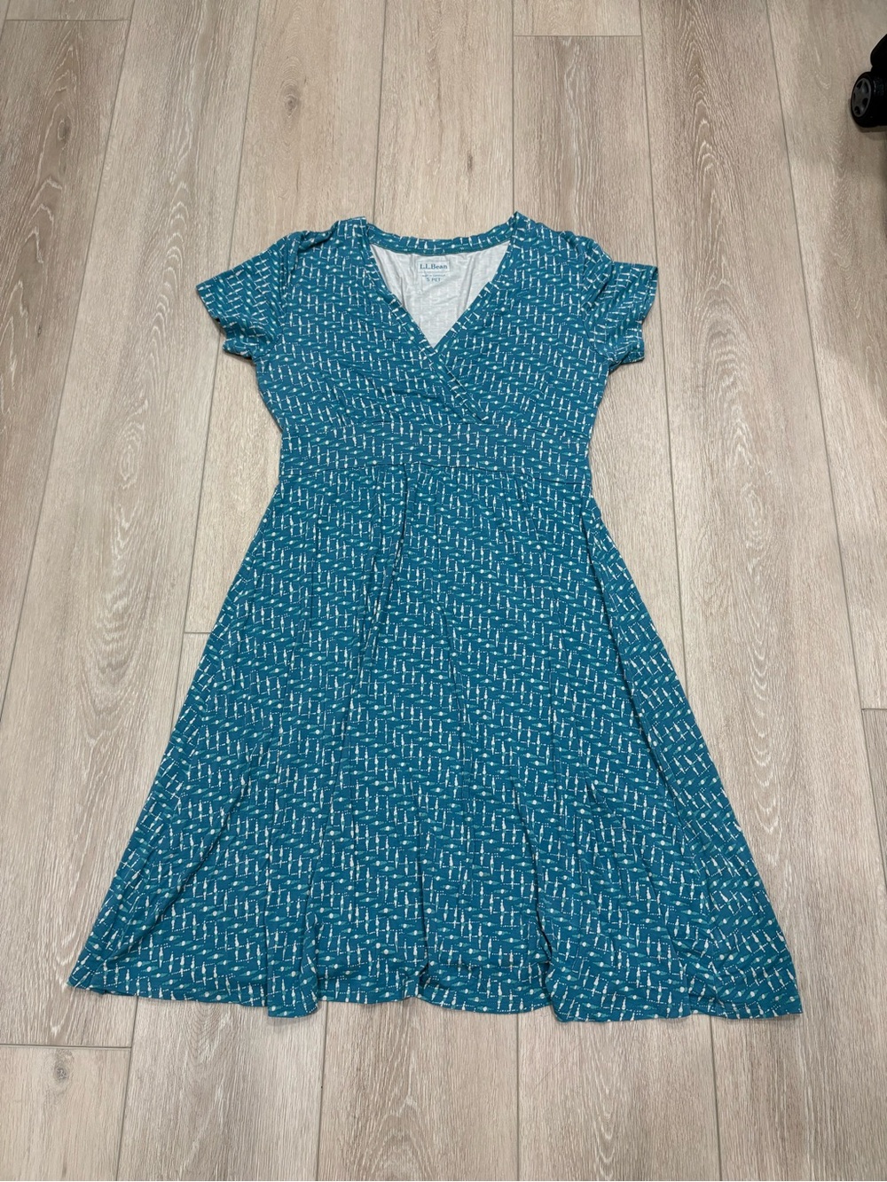 L.L. Bean Teal Printed V-Neck Midi Dress